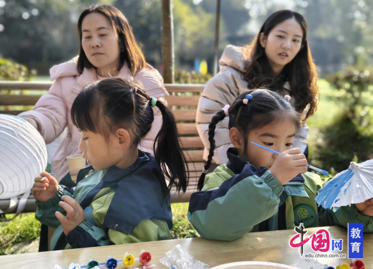 让亲情升温于大自然的舞台 弘德苑森林幼儿园举行这场“游戏节”(图2)