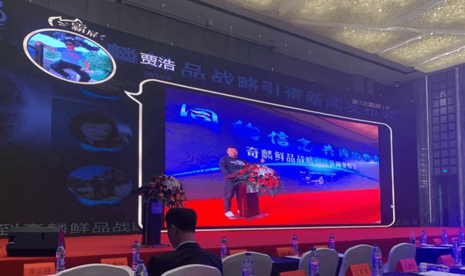 大屏幕互动游戏堪称为增加酒吧人气的利器你别不相信！(图2)