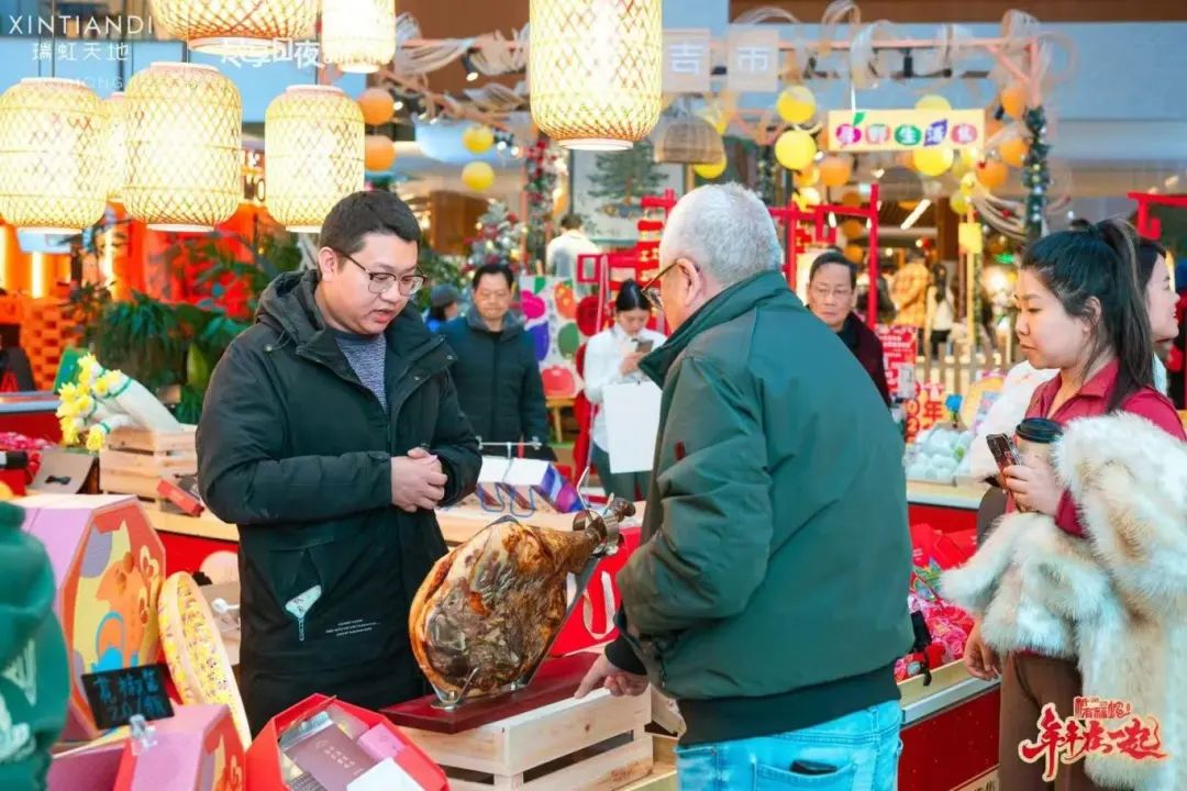 春节期间虹口商业载体客流增长15%销售增长138%(图2)