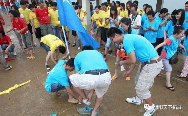 「晚会游戏」20个经典晚会互动小游戏大全