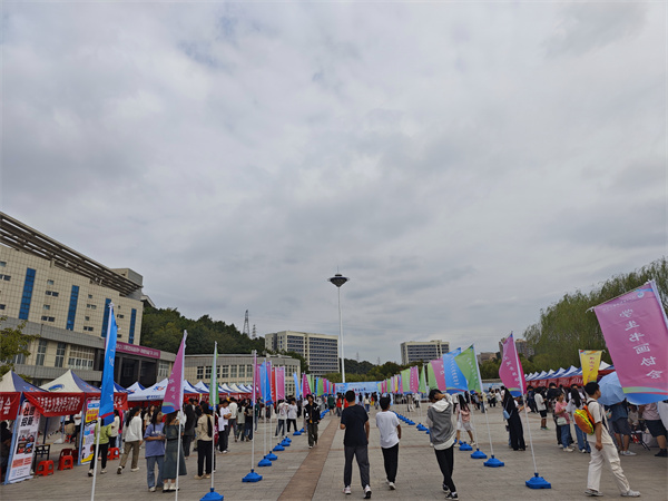 2025年市面比较稳定且搭建免费大屏幕抽奖游戏系统推荐！(图1)