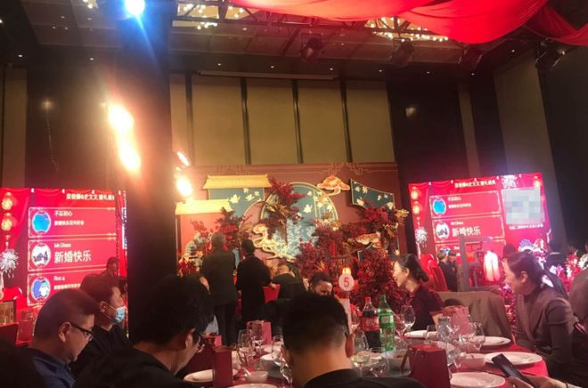 婚礼现场需要新人和嘉宾们的热烈互动该怎么策划呢？(图1)