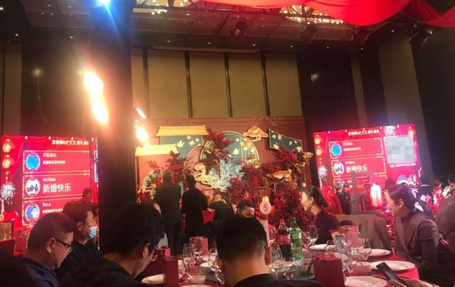 婚礼上的小游戏有哪些？哪些游戏适合在2025年婚宴上与宾客互动？(图1)