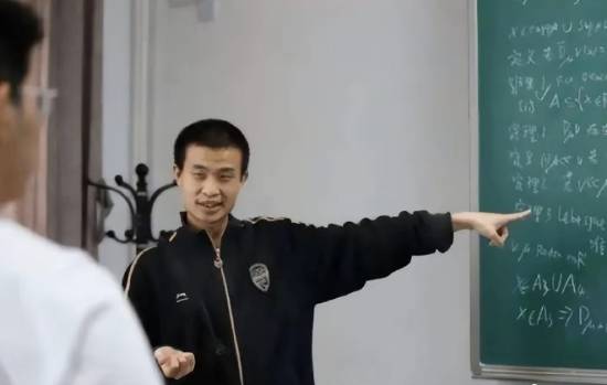 韦东奕开社交媒体账号 亲属回应：分享数学相关内容(图2)