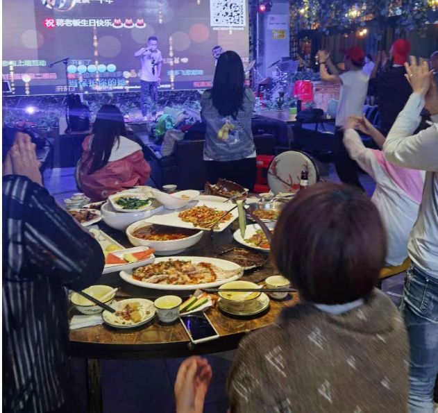 2025年酒吧少不了的暖场互动游戏你一定也喜欢！