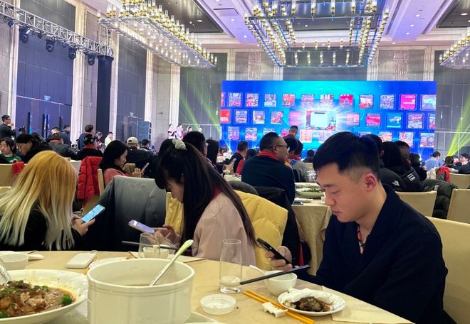 婚礼婚庆现场玩什么大屏幕互动游戏可以快速活跃气氛？(图2)