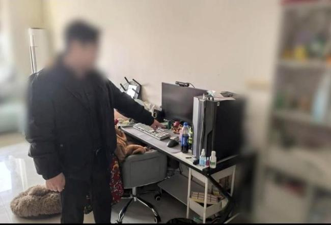 男子传播淫秽游戏非法牟利 警方迅速破案抓捕嫌疑人(图1)