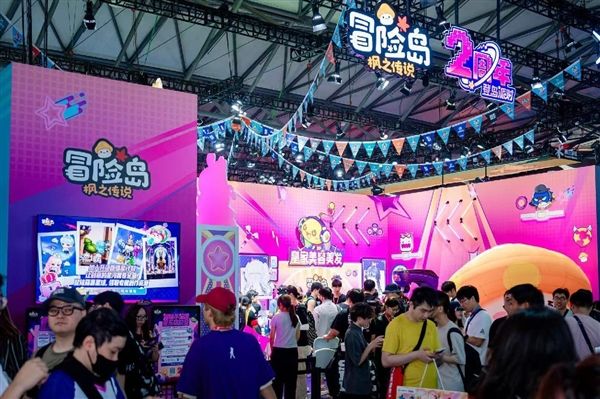 ChinaJoy2025开幕 腾讯游戏携17款产品亮相“COOL鹅夏日营地”(图6)