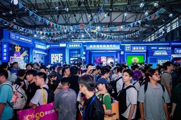 ChinaJoy2025开幕 腾讯游戏携17款产品亮相“COOL鹅夏日营地”(图5)