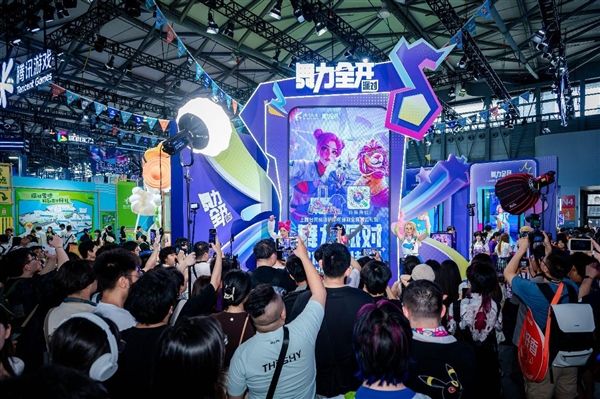 ChinaJoy2025开幕 腾讯游戏携17款产品亮相“COOL鹅夏日营地”(图8)