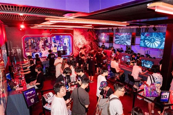 ChinaJoy2025开幕 腾讯游戏携17款产品亮相“COOL鹅夏日营地”(图11)