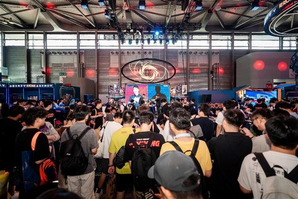 ChinaJoy2025开幕 腾讯游戏携17款产品亮相“COOL鹅夏日营地”(图13)