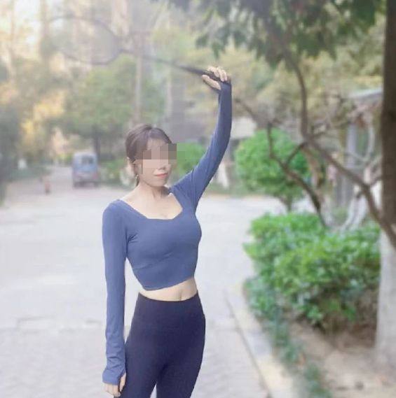 妻子嫌老公发低胸照擦边社交账号被扒看到她裤子我不淡定了(图11)