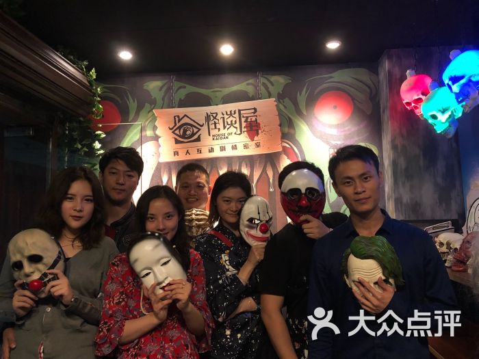 出句上午上班搓舘子仄仄仄平平仄仄免强可以！对句上贡上调去纪捡七连仄犯失替孤平出句对句则犯齐头平脚！民间所谓头顶生疮脚底流脓！可小编还懵懵然沾沾自喜谓系妙联！(图1)