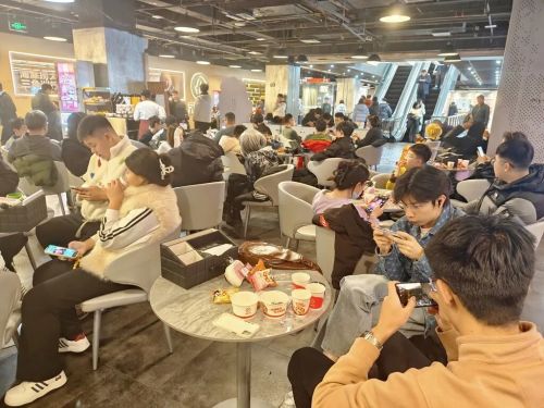 吃了一顿海底捞我理解了《三角洲行动》为什么能成为春节顶流(图2)