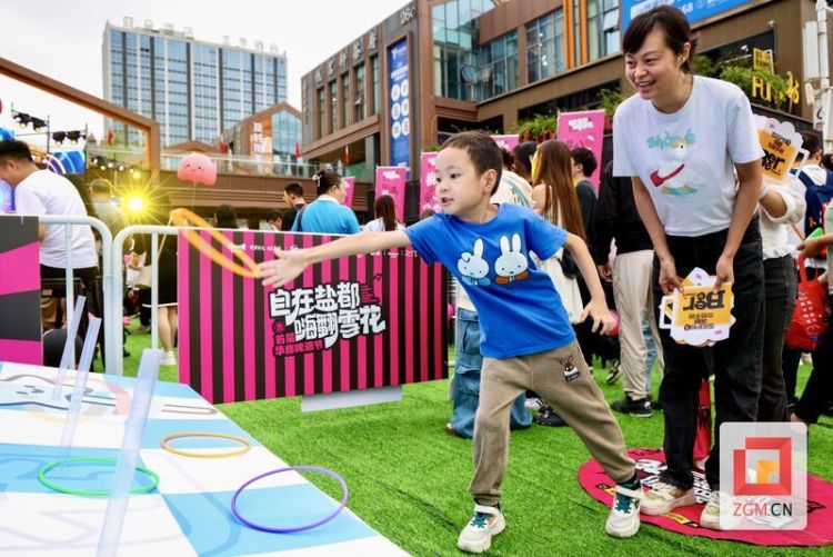 看表演、逛市集、玩游戏……石鼓人的元宵节就是这么热闹！(图1)